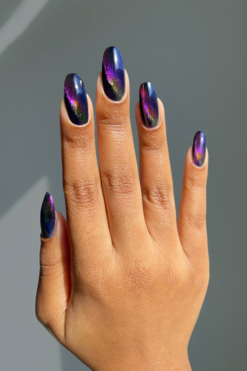 DREAM WITHIN A DREAM NAGELLAK
